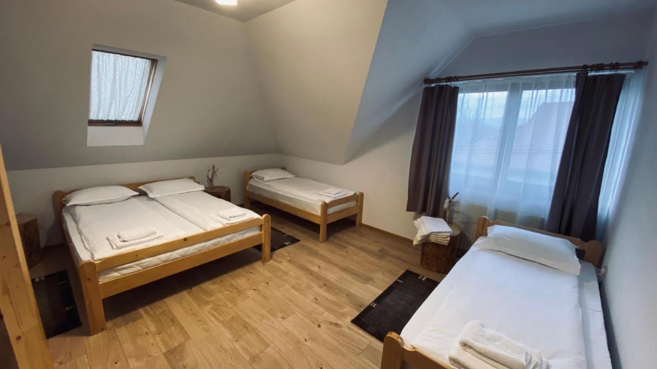 Famives Vendeghaz Bed and Breakfast Racul Exteriör bild
