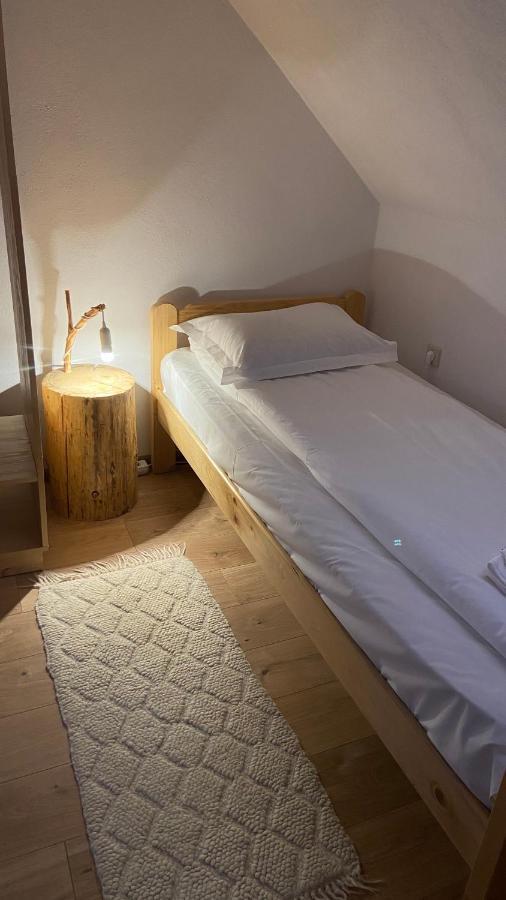 Famives Vendeghaz Bed and Breakfast Racul Exteriör bild