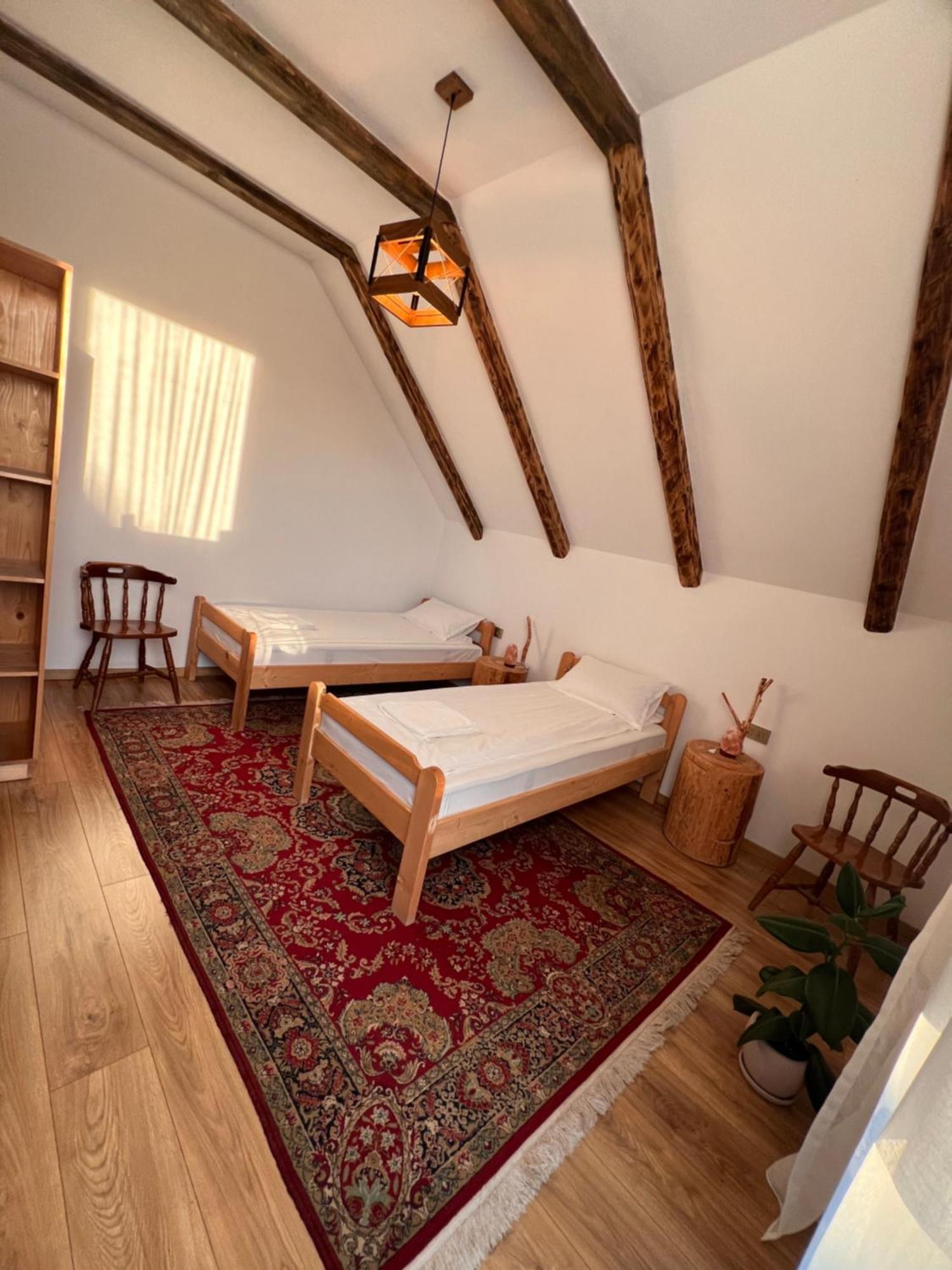 Famives Vendeghaz Bed and Breakfast Racul Exteriör bild