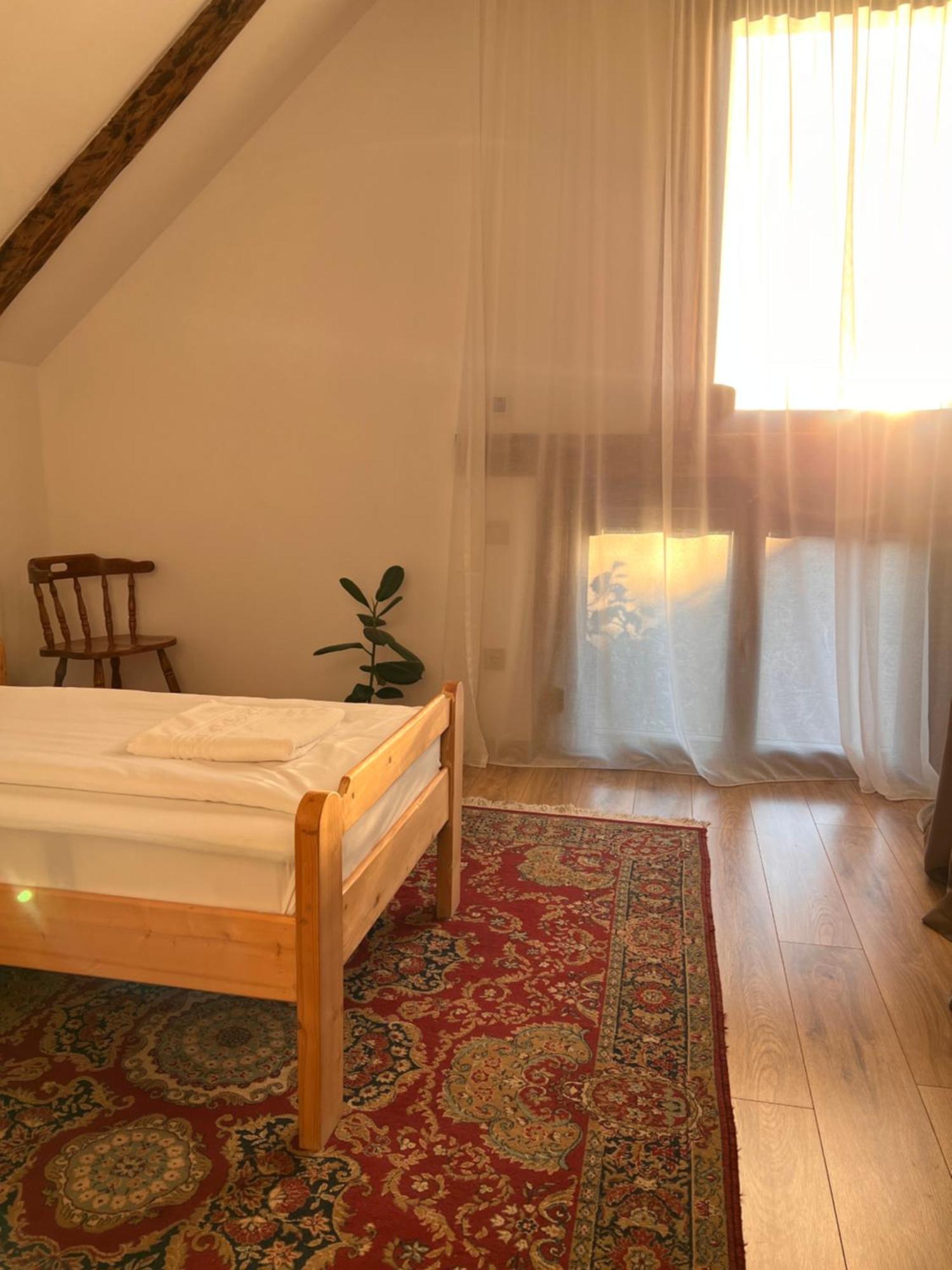 Famives Vendeghaz Bed and Breakfast Racul Exteriör bild